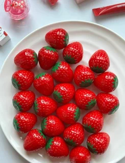 بالم لب حرارتی توت فرنگی فانتزی✨️🍓